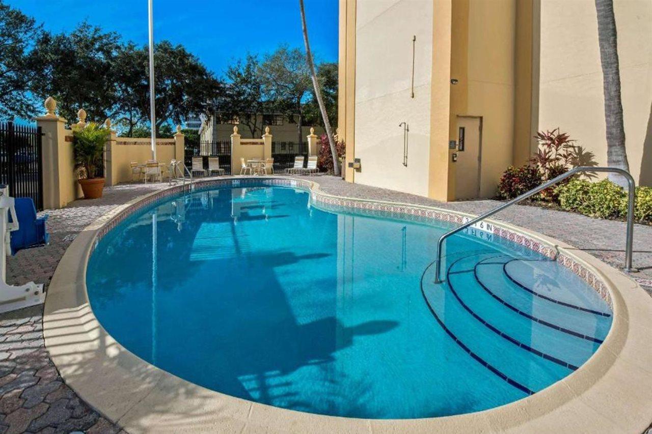 La Quinta By Wyndham West Palm Beach Airport Bagian luar foto