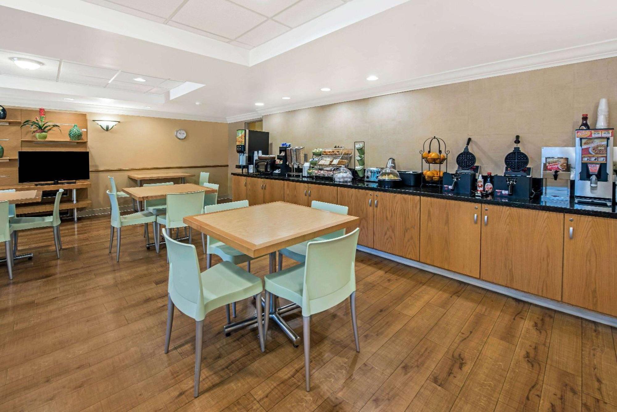 La Quinta By Wyndham West Palm Beach Airport Bagian luar foto